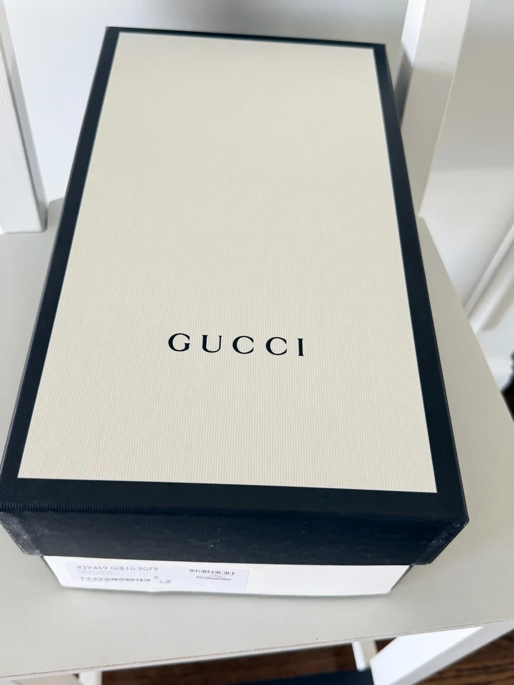 Gucci White Slides with Green and Red Stripe Band Men or women